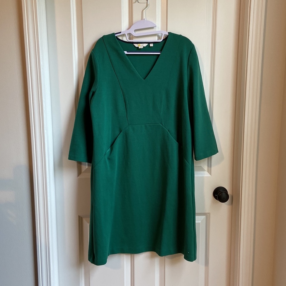 Boden dress worn once emerald green cotton knit comfortable tailored nice shape.